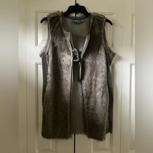Simply Vera Vest